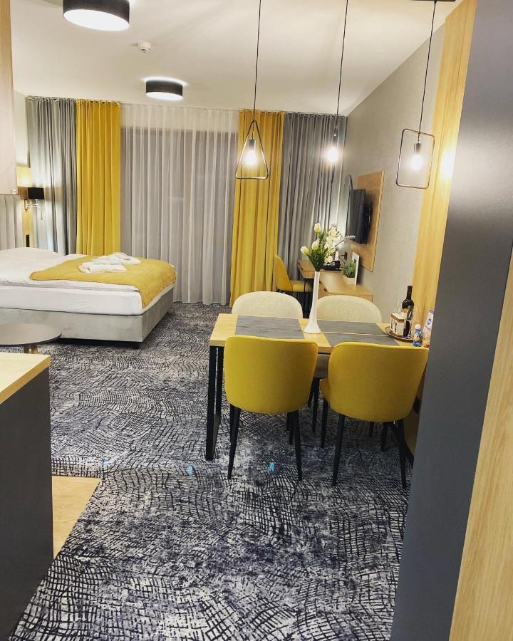 Luxapartmanbesenova Hotel Akvamarin Екстер'єр фото